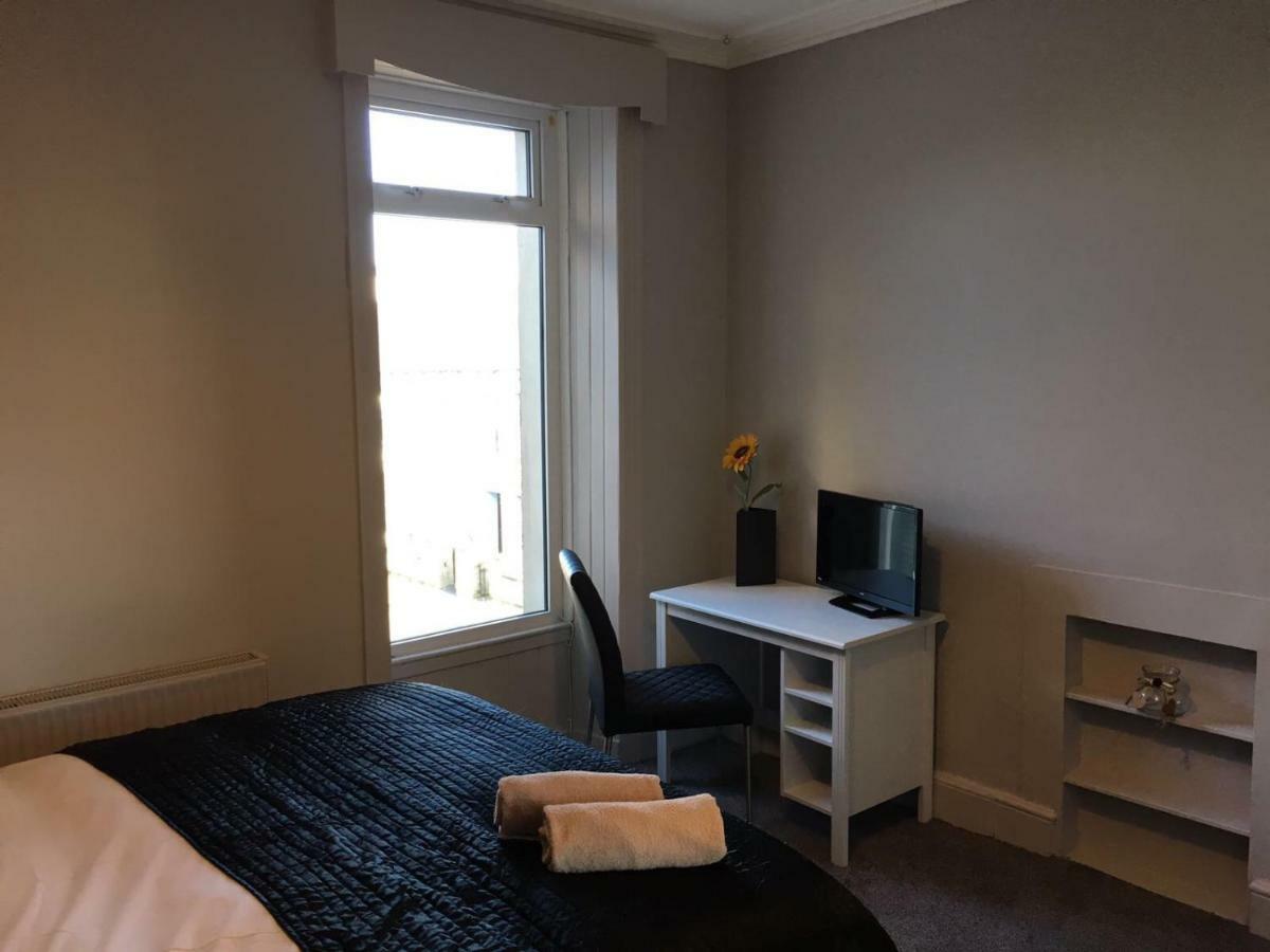 @33 Fab Townhouse Villa Holyhead Dış mekan fotoğraf